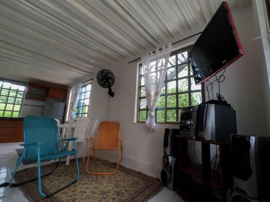 Casa Familiar Y De Descanso Villa Lorenza - Apulo Cund. ภายนอก รูปภาพ